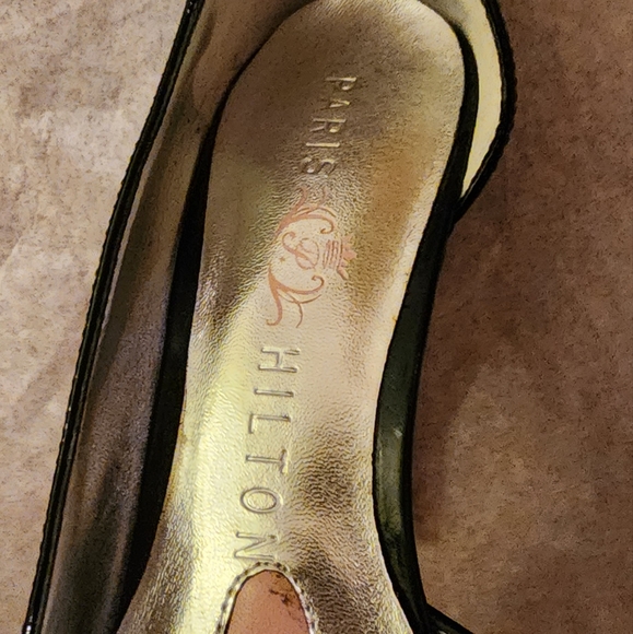 Pairs Hilton Patent Leather Bow Pumps - Picture 5 of 9